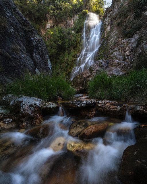 Cachoeira Capão Fôrro - sem dúvida, uma das mais bonitas que conhecemos na Serra da Canastra!
.
#minasgerais #mg #serradacanastra #complexocapaoforro #cachoeiracapaoforro #cachoeiracascadanta #capaoforro #parquenacionaldaserradacanastra #saoroquedeminas #landscapephotography #minas_que_sera_tamem #cachoeira #brazil #canastra #trekking #trilha #hiking #hikingadventures #trilheirosdobrasil #brasil_nature #brnaturallandscapes #brazil_repost #brasil_destaque #ig_brasilnafoto_ #topofnatureza #melhor_brasil_ #topofbrazil #brazilnatural #fotografiadepaisagem #landscapephotography